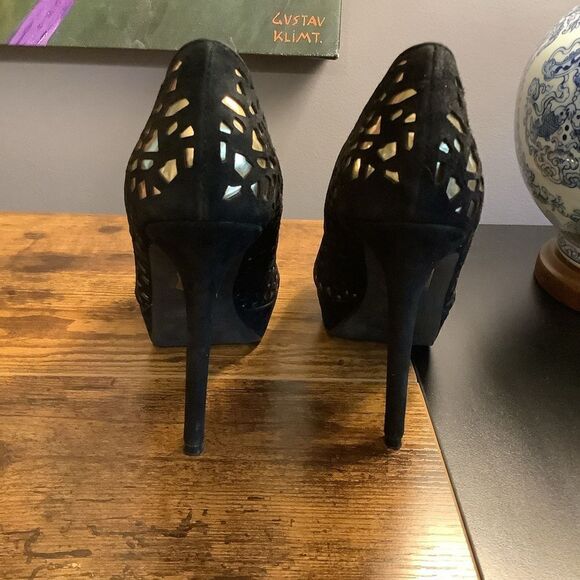 Colin Stuart Black Platform Heels 👠 - Picture 4 of 6